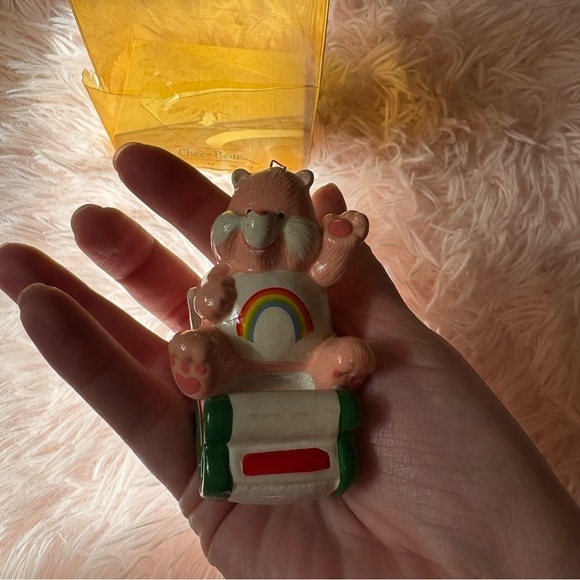 1984 CARE BEAR: Cheer Bear in Sleigh / Original AGC Ceramic Christmas Ornament - Picture 5 of 5